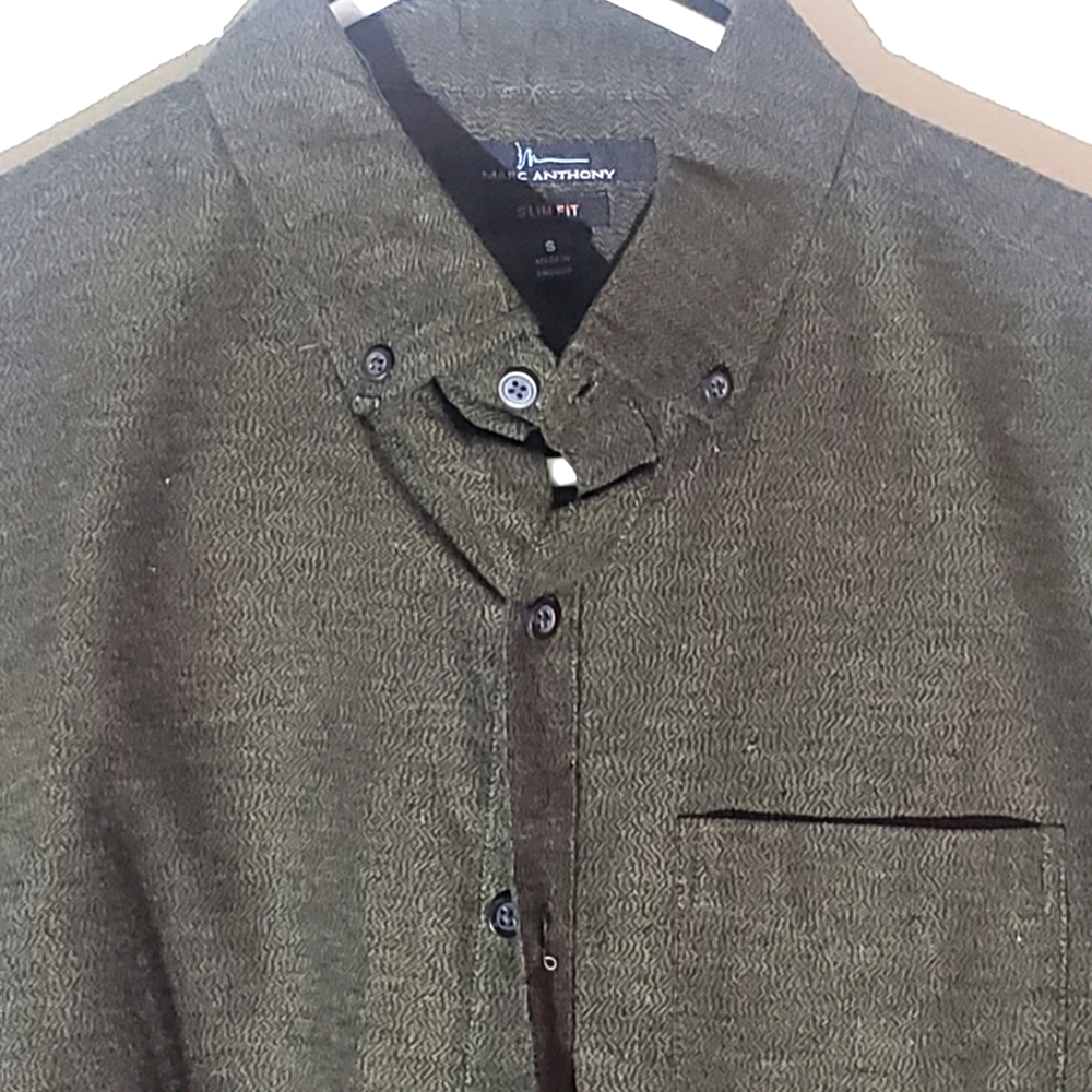 Marc Anthony slim fit brownish button down shirt. Small.